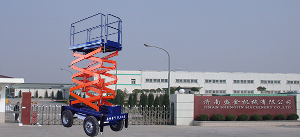 盛金機(jī)械闡述四柱式升降機(jī)在操作上的注意事項(xiàng)(圖1) \